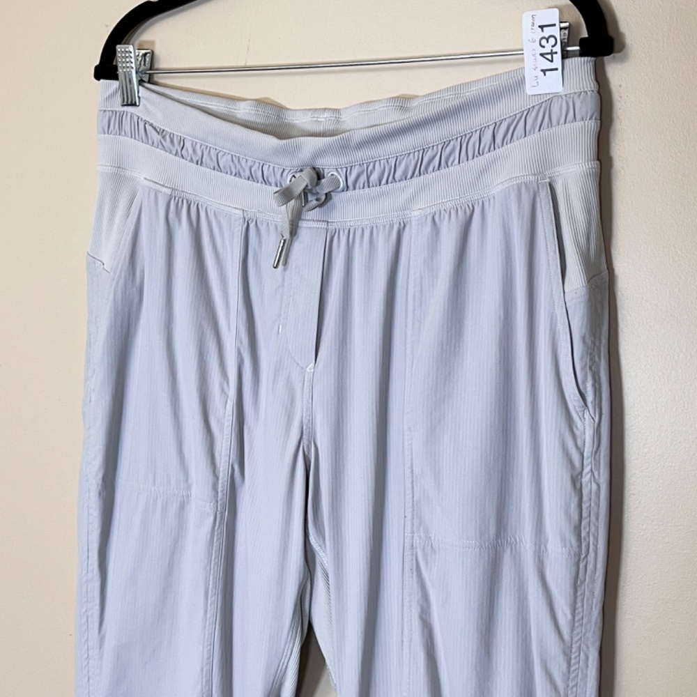 Lululemon Dance Studio Mid Rise Lined Cropped Pants - Women's Size 10 - Picture 4 of 13